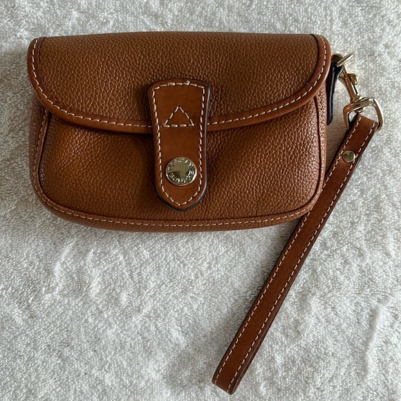 Dooney & Bourke Handbags - Dooney & Bourke Brown Leather wristlet